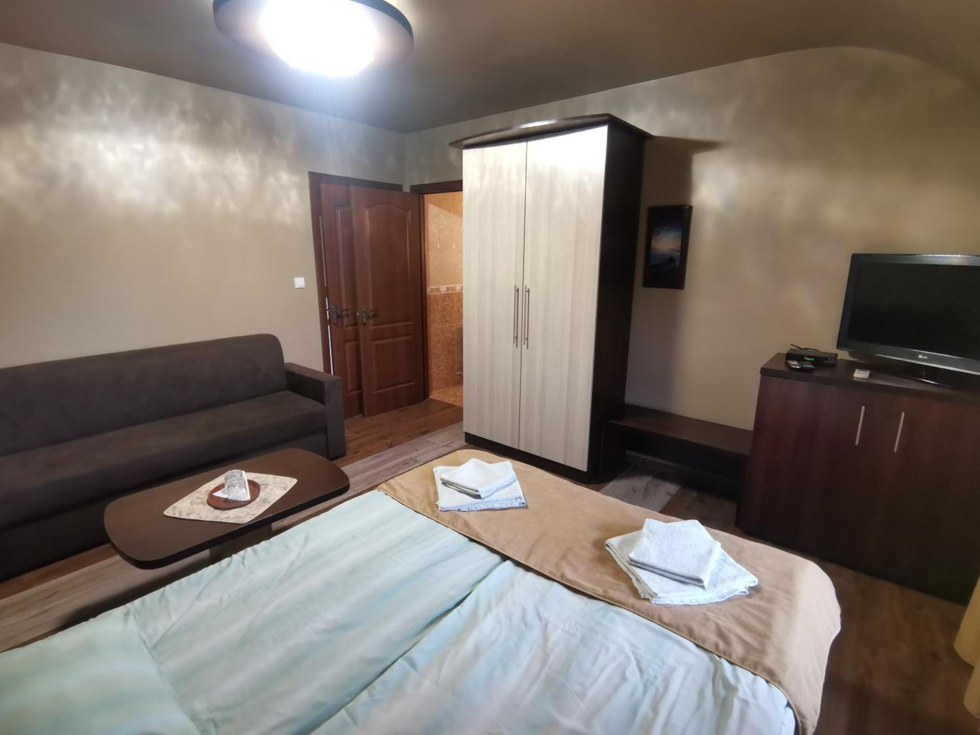 Three Aces Hotel Velyka Dobron Room photo