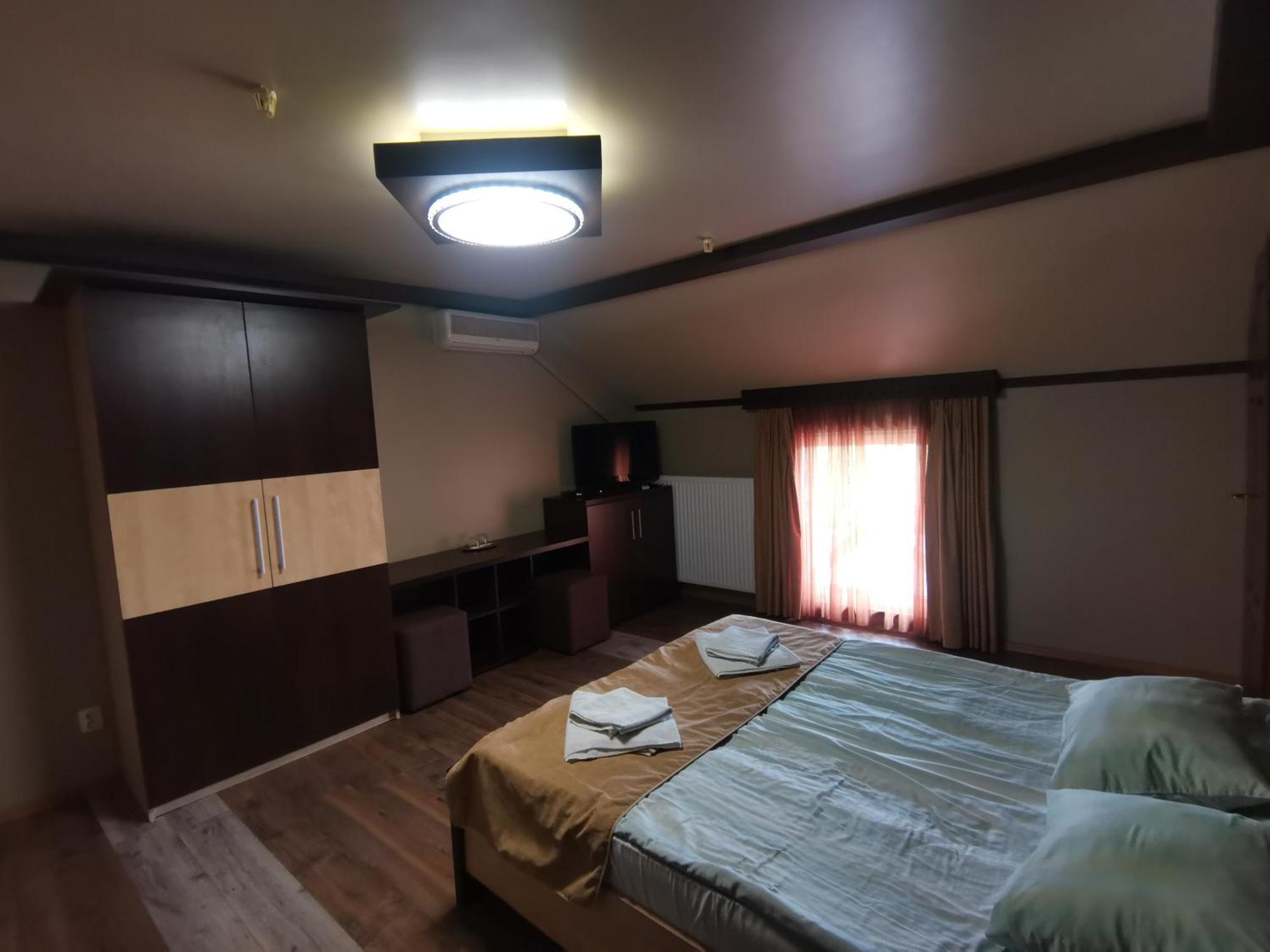 Three Aces Hotel Velyka Dobron Room photo