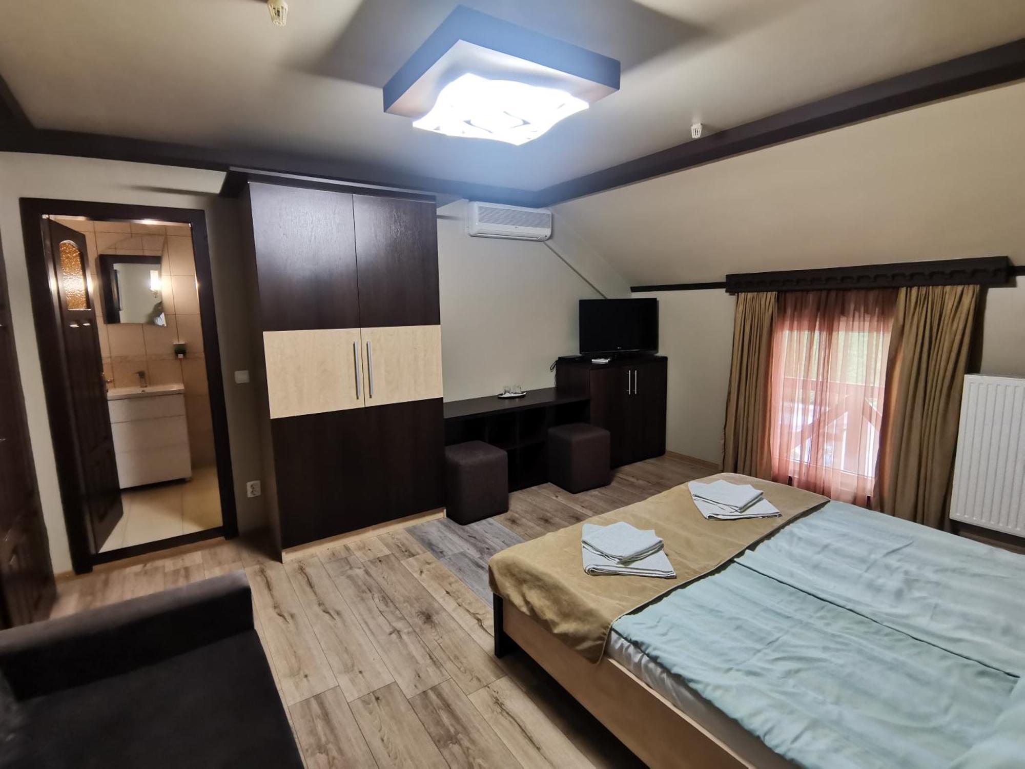 Three Aces Hotel Velyka Dobron Room photo