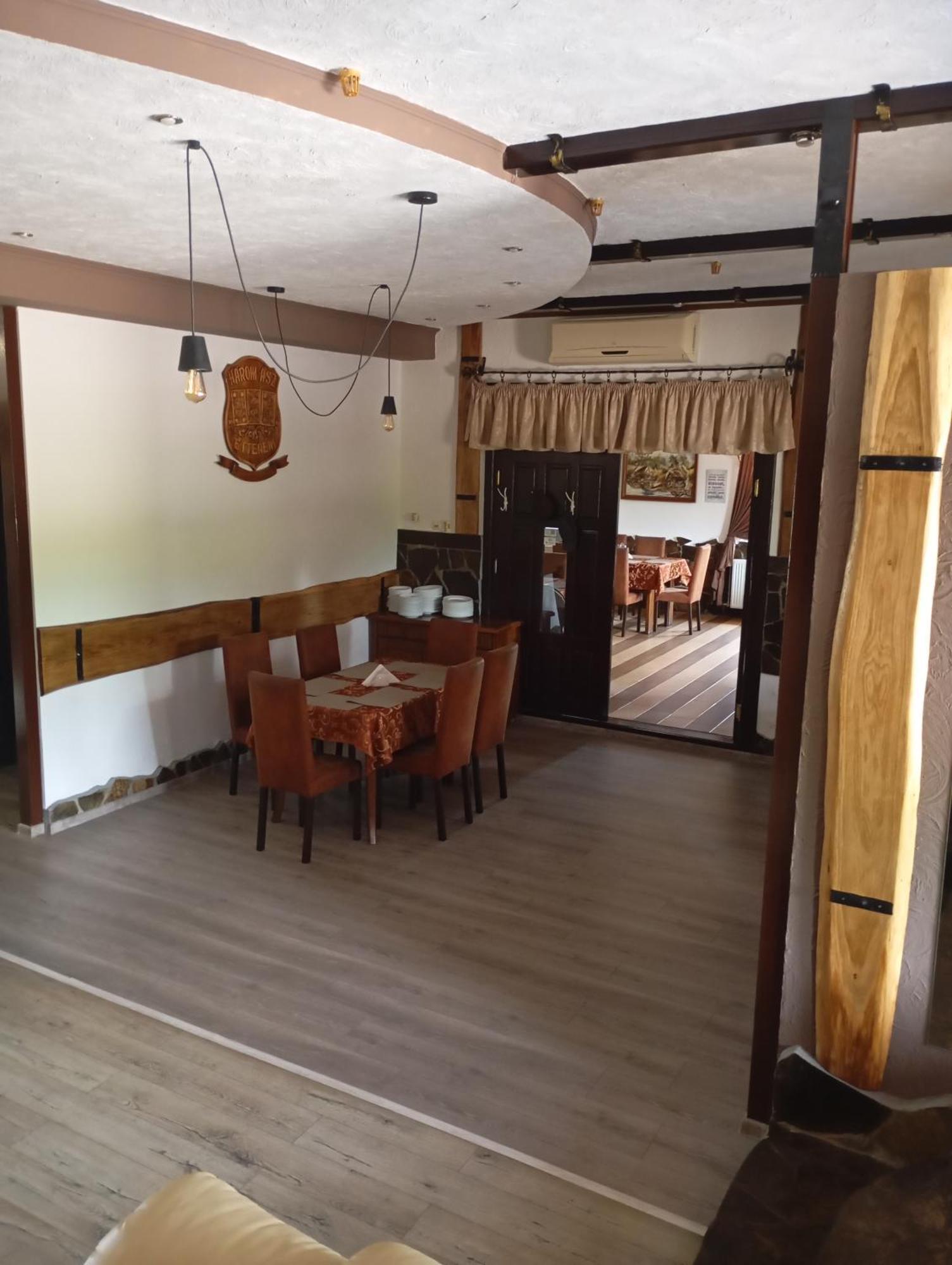 Three Aces Hotel Velyka Dobron Exterior photo