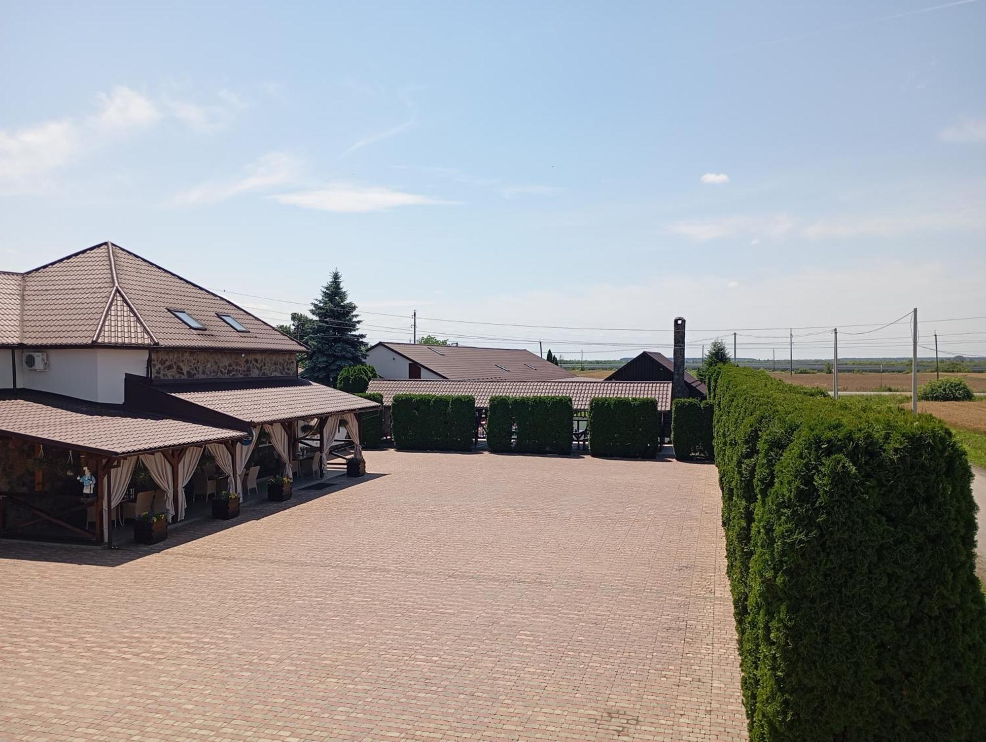 Three Aces Hotel Velyka Dobron Exterior photo